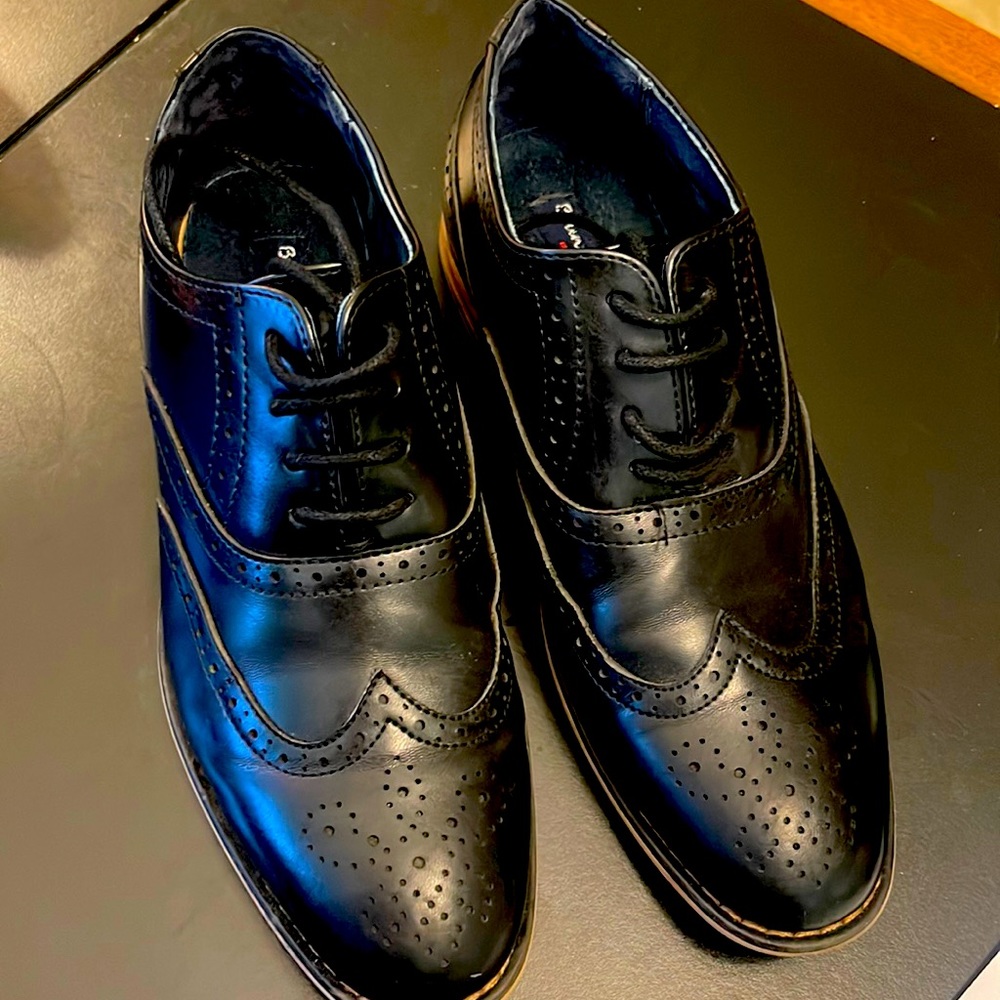 Wore 4 times boys dress shoes!